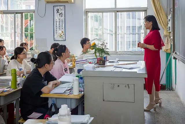 年薪40万起步的教师有什么要求？网友直言打扰了