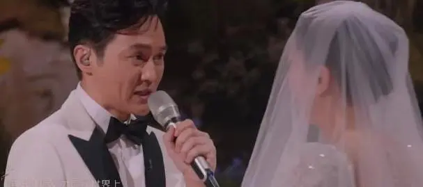 袁咏仪回应粉丝关站_关晓彤回应盛蕙子_关晓彤回应红毯